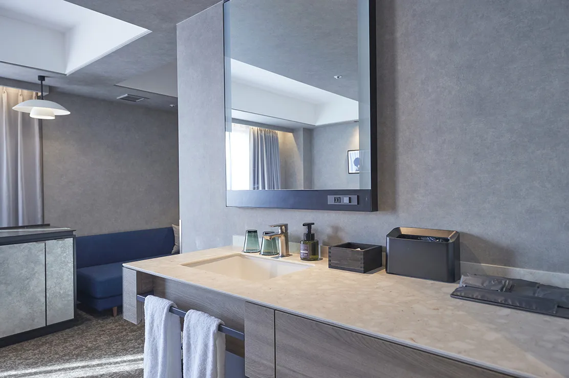 ROOMS Deluxe King image 4